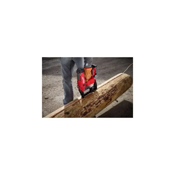 Milwaukee M18 Utility Fencing Stapler (Bare Tool) with 1.5 Inch Galvanized Staples Bundle 8
