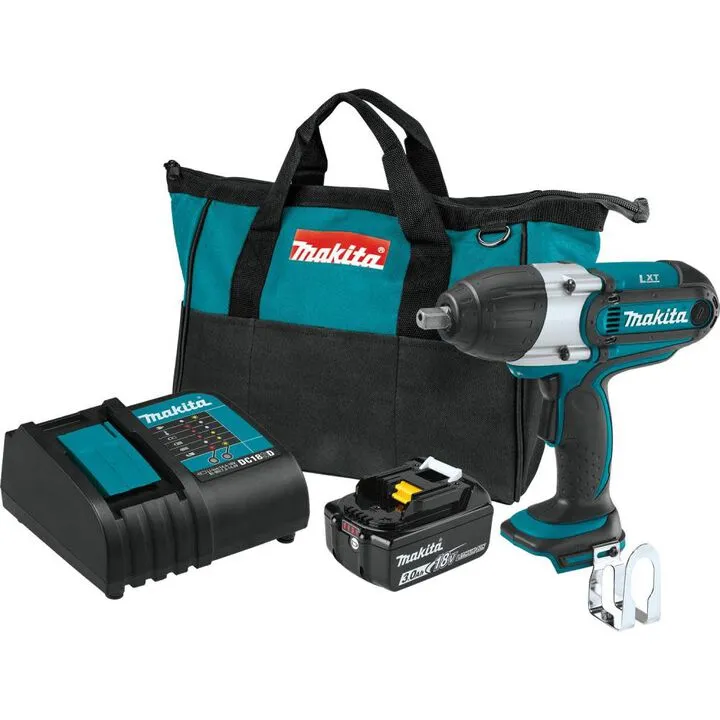 Makita 18V LXT Lithium-Ion Cordless 1/2in Square Drive Impact Wrench Kit (3.0Ah)