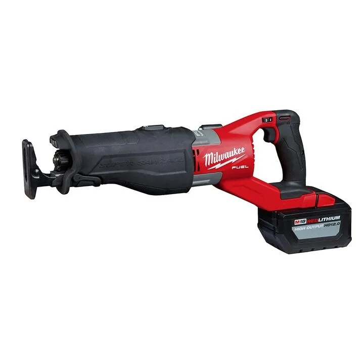 Milwaukee M18 FUEL SUPER SAWZALL Kit - High-Performance Cordless Demolition Power 4