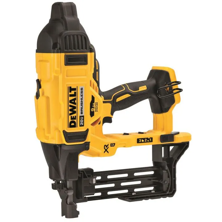 DEWALT 20V MAX XR 9GA Cordless Fencing Stapler (Bare Tool) 1