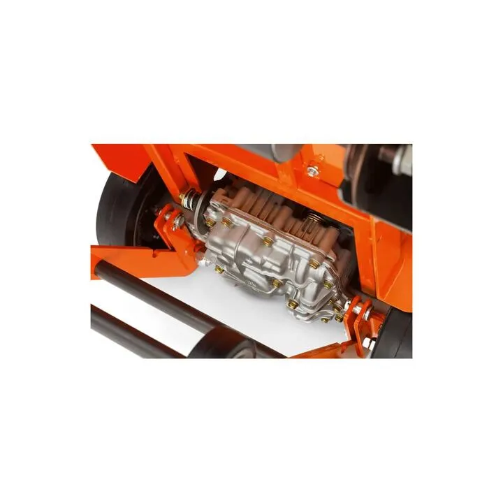 Husqvarna Construction 24in 20.8HP Petrol Engine Powered Flat Saw 3