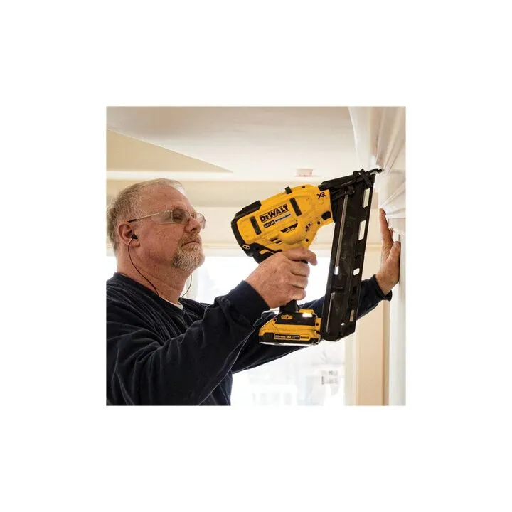 DEWALT 20V MAX XR 15 Gauge Angled Finish Nailer Kit - Professional Cordless Performance 3